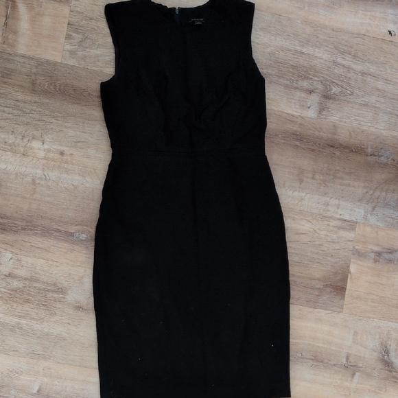 Ann Taylor Dresses & Skirts - Ann Taylor Classic Black Midi Dress